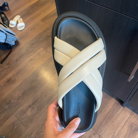 Tony Bianco sandals / slides - Picture 2 of 6